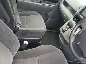 Toyota Voxy 2009 - Image 4