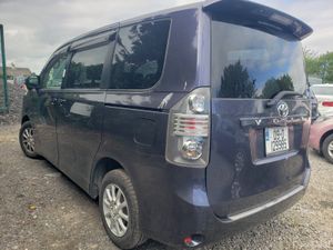 Toyota Voxy 2009 - Image 2