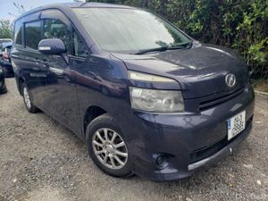 Toyota Voxy 2009 - Image 3