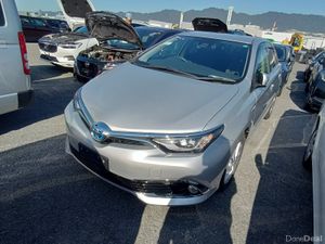 2016 Toyota Auris Hybrid - Image 2