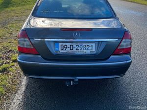 Mercedes-Benz E-Class 2009 Trade sale - Image 4