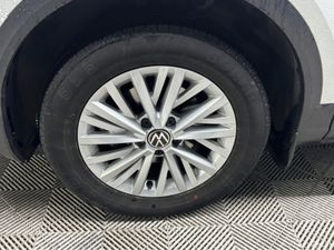Volkswagen T-Roc LIFE 2.0 TDI MANUAL 6SPEED FWD 11 - Image 2