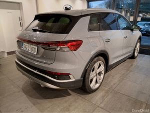 Audi Q4 e-tron S LINE 45 S Line ** 82 kW ** - Image 2