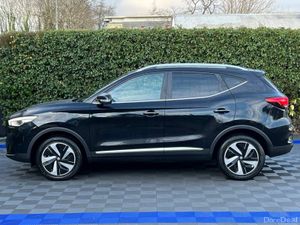 MG ZS TROPHY CONNECT EV // AS NEW CAR // 3, 000 MI - Image 3