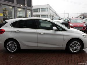 225XE PLUG IN HYBRID SE LUXURY EDITION 5DR ESTATE - Image 3