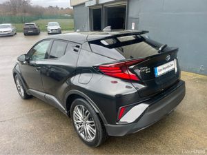 Toyota C-HR 231 D HYBRID SOL AUTO AS NEW!! - Image 4