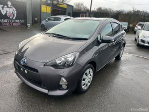 2014 TOYOTA AQUA AUTOMATIC PUSH START G PACKAGE - Image 2