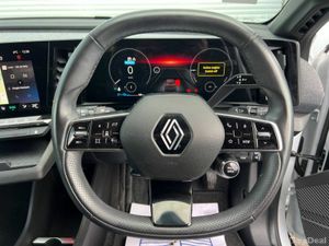 Renault Megane E-Tech TECHNO EV60 // APPLE CARPLAY - Image 4