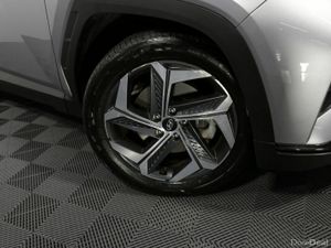 Hyundai Tucson PHEV EXECUTIVE PLUS 4WD 1.6L PETROL - Image 4