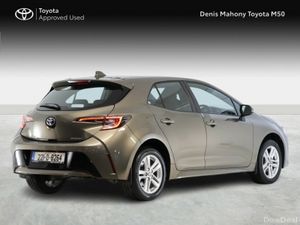 Toyota Corolla Luna Hatchback Hybrid - Image 2