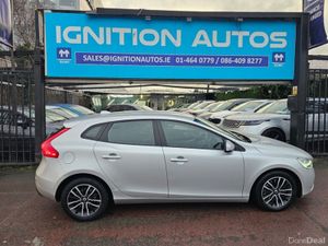 Volvo V40 1.5 PETROL, MOMENTUM MODEL, AUTOMATIC, I - Image 2