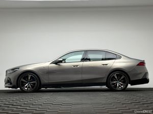 BMW 5-Series 530E M SPORT - Image 4
