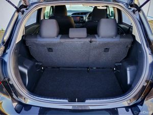 TOYOTA YARIS AUTO - Image 3