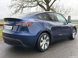 Tesla Model Y 2023 Long Range AWD - Image 4