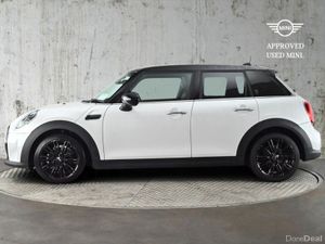 Mini Cooper 5-Door Cooper Exclusive - Image 3