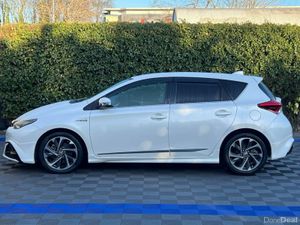 Toyota Auris 1.8 HYBRID MODELLISTA PACK // 17" DIA - Image 3