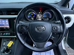 Toyota Auris 1.8 HYBRID MODELLISTA PACK // 17" DIA - Image 4