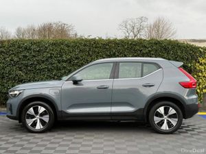 Volvo XC40 CORE T4 1.5 HYBRID // FULL SERVICE HIST - Image 3
