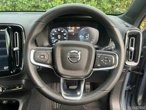 Volvo XC40 CORE T4 1.5 HYBRID // FULL SERVICE HIST - Image 4