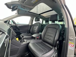 Volkswagen Tiguan R-LINE 2.0 TDI // OPENING PAN RO - Image 2