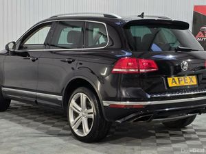 Volkswagen Touareg DIESEL ESTATE - Image 4