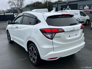 2017 HONDA VEZEL HYBRID AUTOMATIC LOW MILES - Image 3