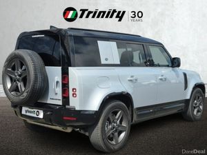 Land Rover Defender ** X-Dynamic SE ** 6 SEAT ** B - Image 3