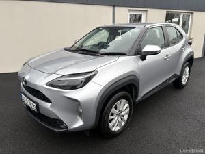 231 Toyota Yaris Cross 1.5 Hybrid Luna Auto - Image 2