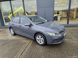 Volkswagen Golf 1.0 TSI 110HP Life - Image 3