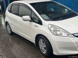 2013 Honda Fit Hybrid Automatic - Image 4