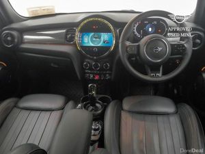 Mini Cooper 5-Door Cooper Exclusive - Image 4