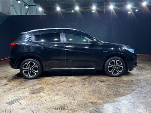 Honda Vezel HYBRID 1.5L AUTOMATIC - REVERSE CAMERA - Image 3