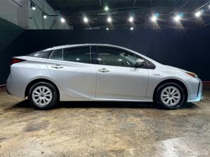 Toyota Prius 1.8L HYBRID AUTOMATIC - TOYOTA SAFETY - Image 3