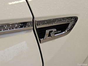 20 VOLKSWAGEN TIGUAN R-LINE DSG EDITION - Image 2