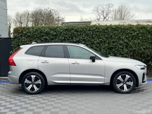 Volvo XC60 T6 PLUS DARK AWD 2.0 HYBRID // OPENING - Image 4