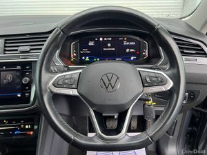 Volkswagen Tiguan LIFE 1.4 HYBRID // DIGITAL CLUST - Image 4