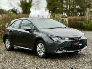 2025 Toyota Corolla 1.8 Hybrid Luna Hatchback Auto - Image 2