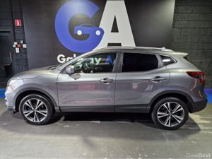 Nissan Qashqai LOW MILES-N-CONNECTA-PAN.ROOF-CAMER - Image 3