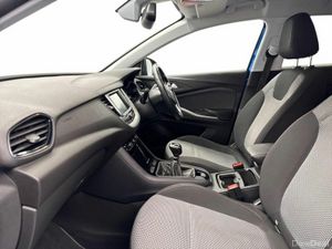 Opel Grandland X 1.2SRI EDITION MODEL *LOW KMS* €6 - Image 3