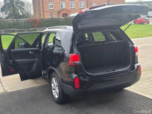 132 Kia Sorento EX  4x4 7 Seater – Diesel – Manual - Image 2