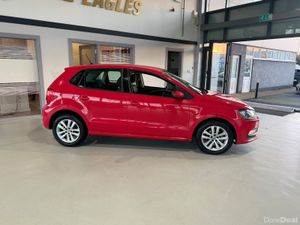 Volkswagen Polo 2015 - Image 2