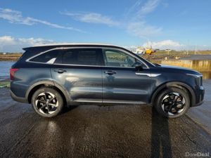 Kia Sorento 2.2L Diesel Automatic *Huge Spec - Image 3
