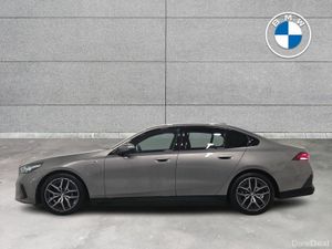 BMW 5-Series 530e M Sport Saloon - Image 4