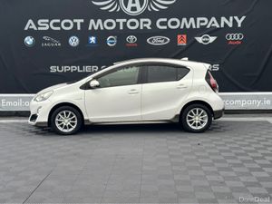 Toyota Aqua Hybrid - Image 2