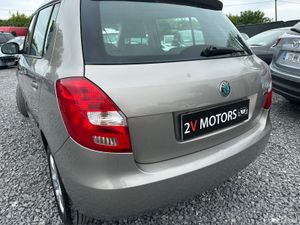 🔵 Skoda Fabia AMBITION 1.2 HTP 60BHP LOW KM - Image 4