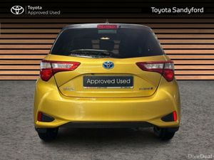 Toyota Yaris HYBRID Y20 AUTOMATIC // REAR CAMERA / - Image 4