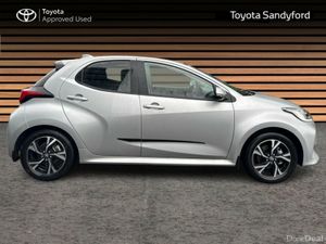 Toyota Yaris HYBRID LUNA SPORT // SMART ENTRY/SMAR - Image 3