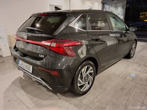 Hyundai i20 PLUS AUTOMATIC ** ONLY 4k kms ** - Image 2