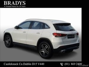 Mercedes-Benz GLA GLA 200d  Premium Package--1 Own - Image 4