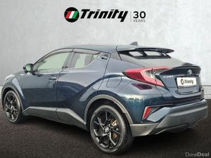 Toyota C-HR ** 1.8 HYBRID ** AUTO ** HUGE SPEC ** - Image 3